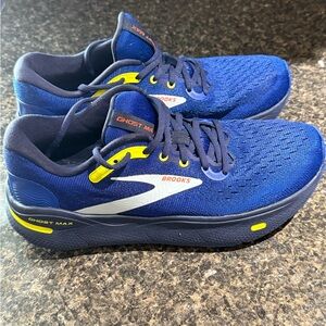 Brooks Men's Blue Running Shoes